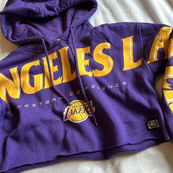 Lakers Cropped Hoodie - Picture 2 of 3